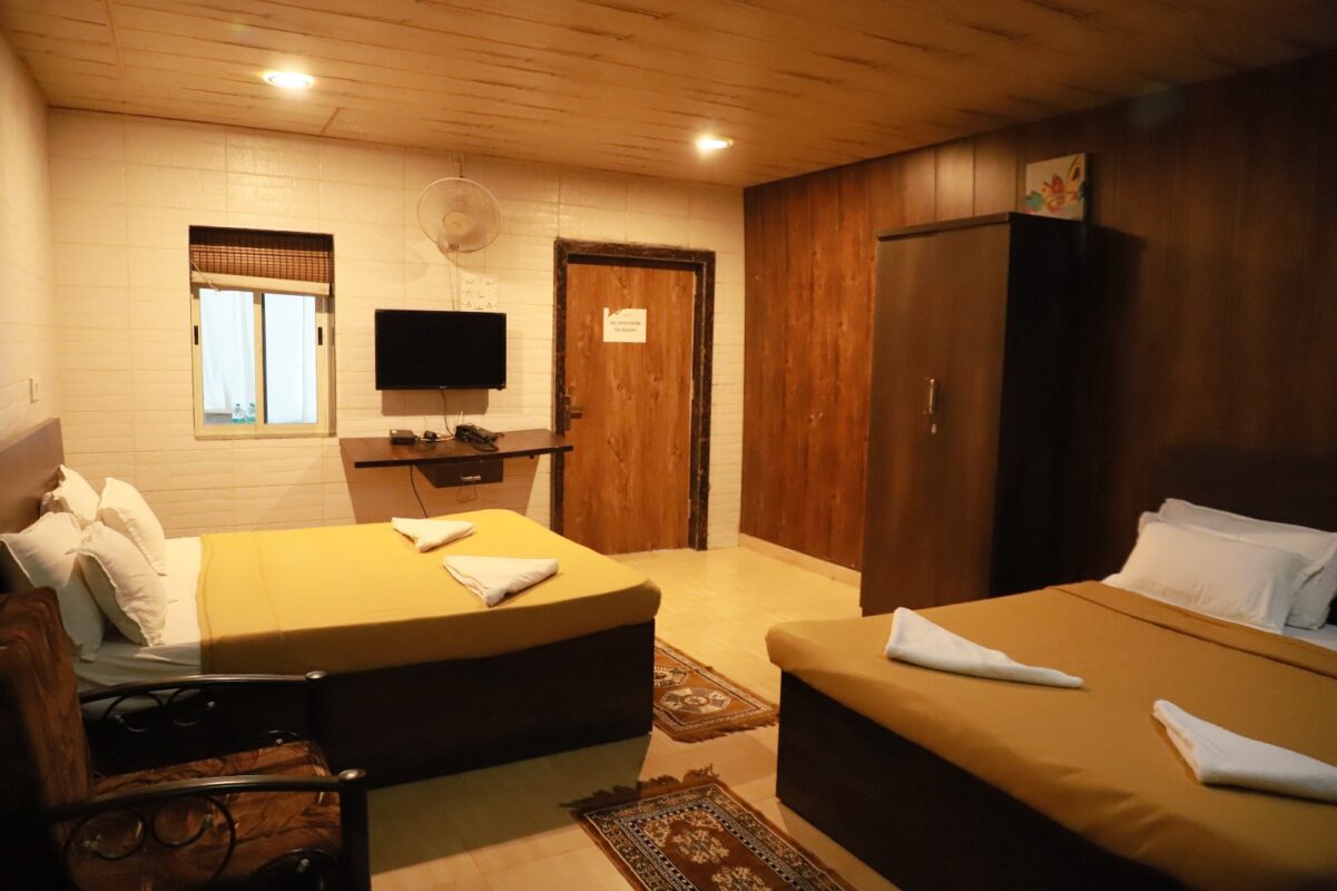 Double sharing rooms Karjat